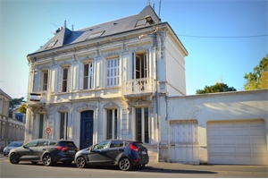 maison-villa à la vente -   86100  CHATELLERAULT, surface 147 m2 vente maison-villa - APR712417